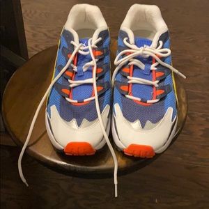 Puma cell alien sz 11 worn once great condition.